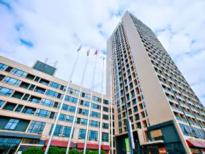 Victoria Hotel Apartment (Guangzhou South Railway Station Aoyuan Building)