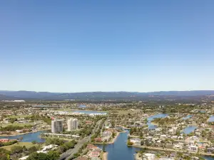Meriton Suites Broadbeach