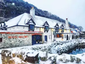 Lulworth Lodge