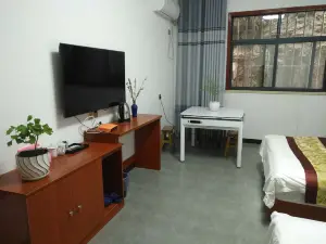 Longxuwan Liyuan Farmhouse