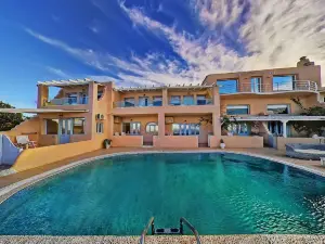 Suites of the Gods Cave Spa Hotel