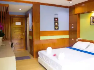 T.W. Sea View Hotel