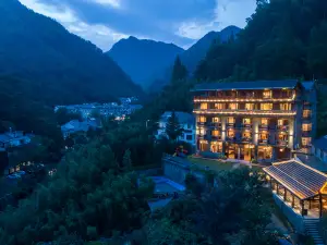 Early Impression Hotel