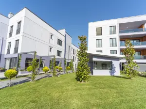 Green Hills Suites