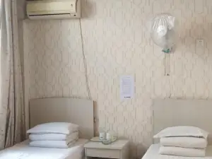 Meet Fashion Hostel