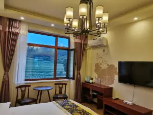 Kuandian Lvjiang Hotel