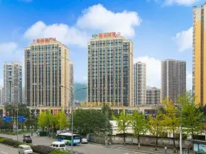 Vienna Hotel(Chongqing West Railway Station Southwest Hospital Branch)