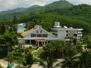 Wuzhi Mountain Tourism Villa