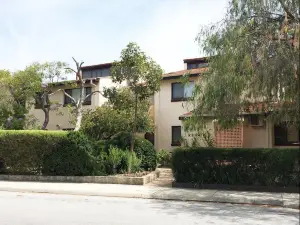 Kenata-Fairway Apartment Hotel