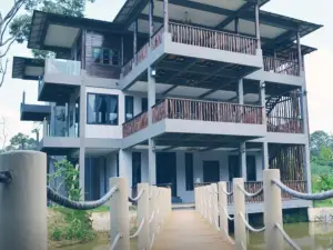 The Acacia Retreat