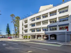 Manly Paradise Motel & Apartments