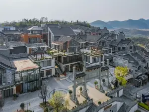 칭전 구이위안 산속의 집