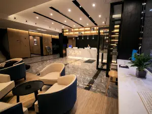 Chonpines Boutique Hotel (Jiaozuo Railway Station High-speed Railway Station)