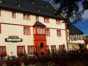 Hotel-Restaurant-Cafe Schloß Ysenburg May KG