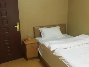 Yiliang Jinlong Apartment