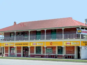 Queensport Tavern and Motel