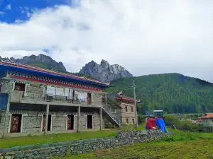 Jiulong Yijiaren Inn