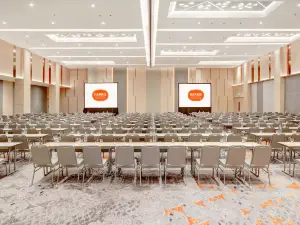 Harris Hotel & Conventions Bundaran Satelit Surabaya