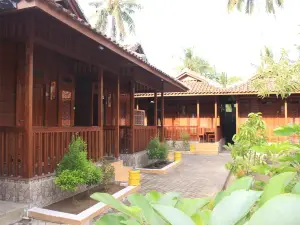 Rumah Pondok Mertua Banyuwangi