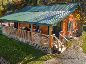 The Pines of Kabetogama Resort