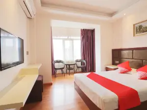 Tianfu Hotel (Yichun Lindu Wood Sculpture Park)