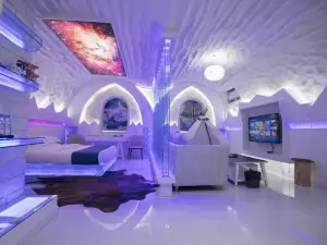 Forest Snow Hotel