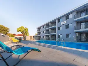 Batavia Apartments