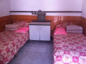 Jixian Dongfeng Hotel