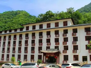 Jinsixia Guobin Hotel