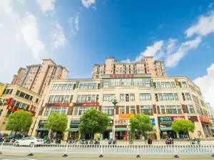 Fenghuang Huating Hostel