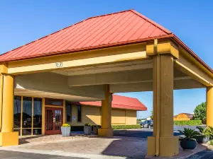 大學附近阿達品質飯店