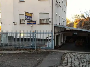 Villa Centrum with Access Kitchen