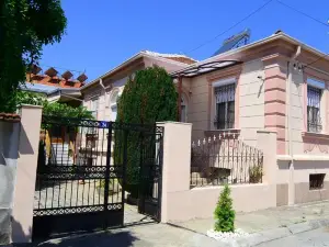 Guest House Antika