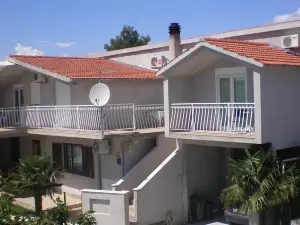 Apartments Anita Frane