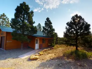 Long View Cabin, Breakfast Deck Overlooking the Canyon!
