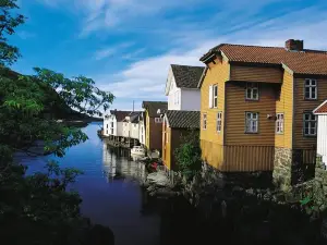 Logbua - House on the Sea