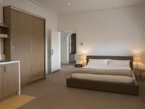 Ikon Hotel