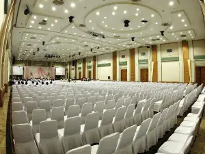 Lee Gardens Plaza Hotel