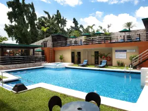 Queens Hotel Angeles City