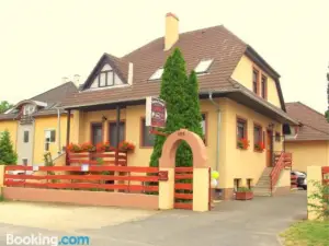 Szenti Vendeghaz