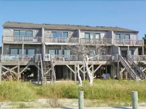 Two Story Waterfront Townhouse on Pamlico Sound. 3 Bedroom Home