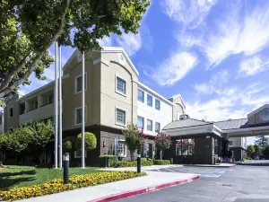 Country Inn & Suites by Radisson, San Jose International Airport, CA