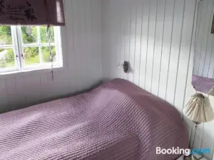 Three-Bedroom Holiday Home in Hatlestrand