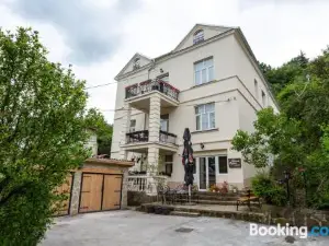 Apartments Ozren