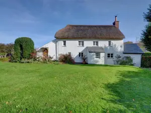 Comfortable Cottage in Kingsheanton With Private Garden