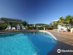 Breakers Motel