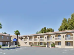 Best Western Plus Executive Suites