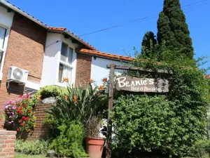 Bernie's Bed & Breakfast , A 3 Kilometros Del Aerop Ezeiza, Van ,in-Out, Free Ezeiza Airport