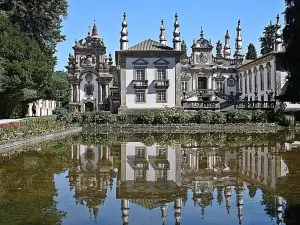 Casa do Adro de Parada