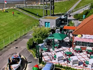 Apartmenthaus-Wattwurm